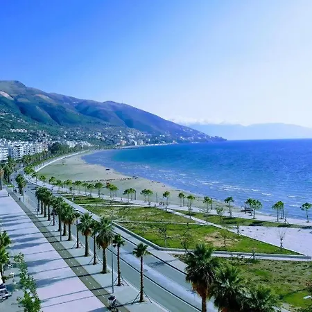 Stylish Retreat With Balcony! Steps To Seafront * Vlorë