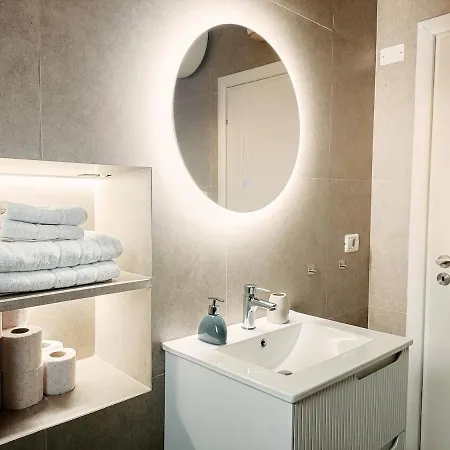 アパート Stylish Retreat With Balcony! Steps To Seafront Vlorë